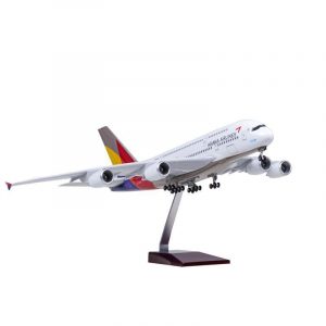 1:150 Asiana Airlines Boeing 747-400 Airplane Model 18” Decoration & Gift (LED)