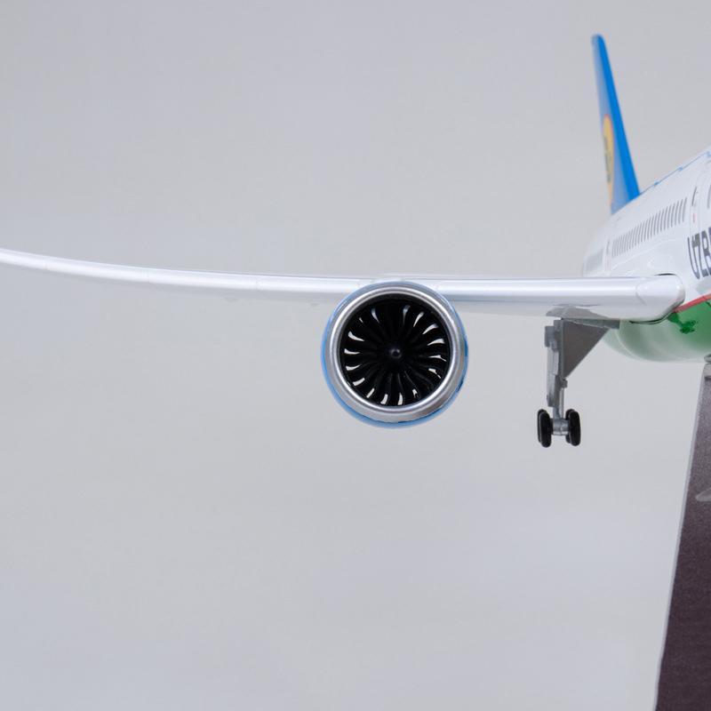 1:130 Uzbekistan Airways Boeing 787 Airplane Model 18” Decoration & Gift (LED) - Image 5