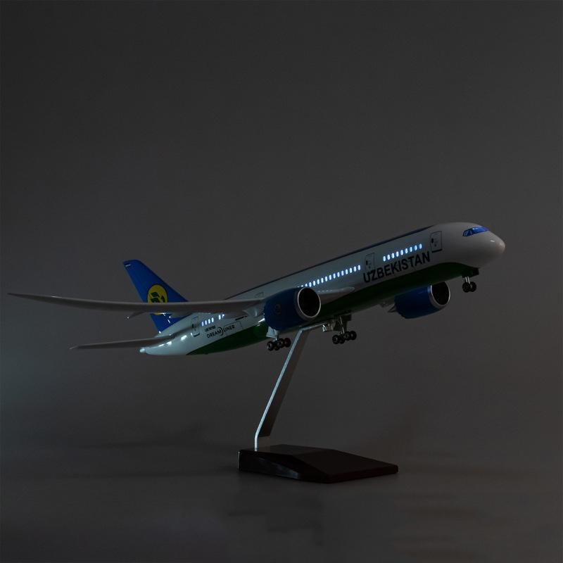 1:130 Uzbekistan Airways Boeing 787 Airplane Model 18” Decoration & Gift (LED) - Image 9