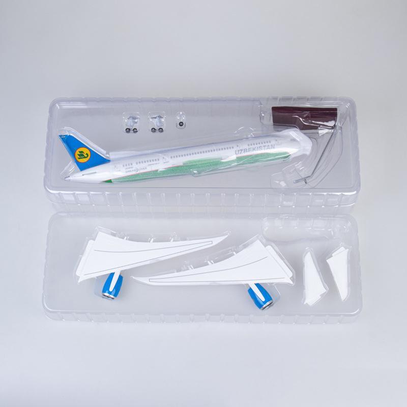 1:130 Uzbekistan Airways Boeing 787 Airplane Model 18” Decoration & Gift (LED) - Image 10