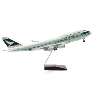 Cathay_Pacific_Boeing_747_Airplane-Model