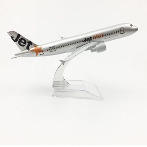 1:400 Jetstar Airways Airbus A320 Airplane Metal Diecast Model