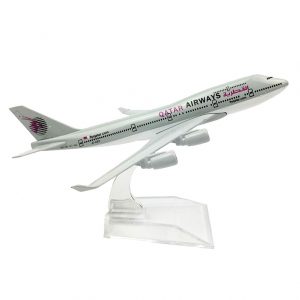 1:400 Qatar Airways Boeing 747 Passenger Airplane Metal Diecast Model