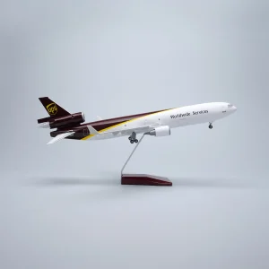 1:130 UPS MD11 McDonnell Douglas Airplane Model